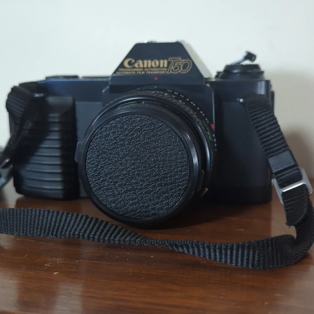 Vintage Canon T50 35mm SLR with Flash and Carrying Case